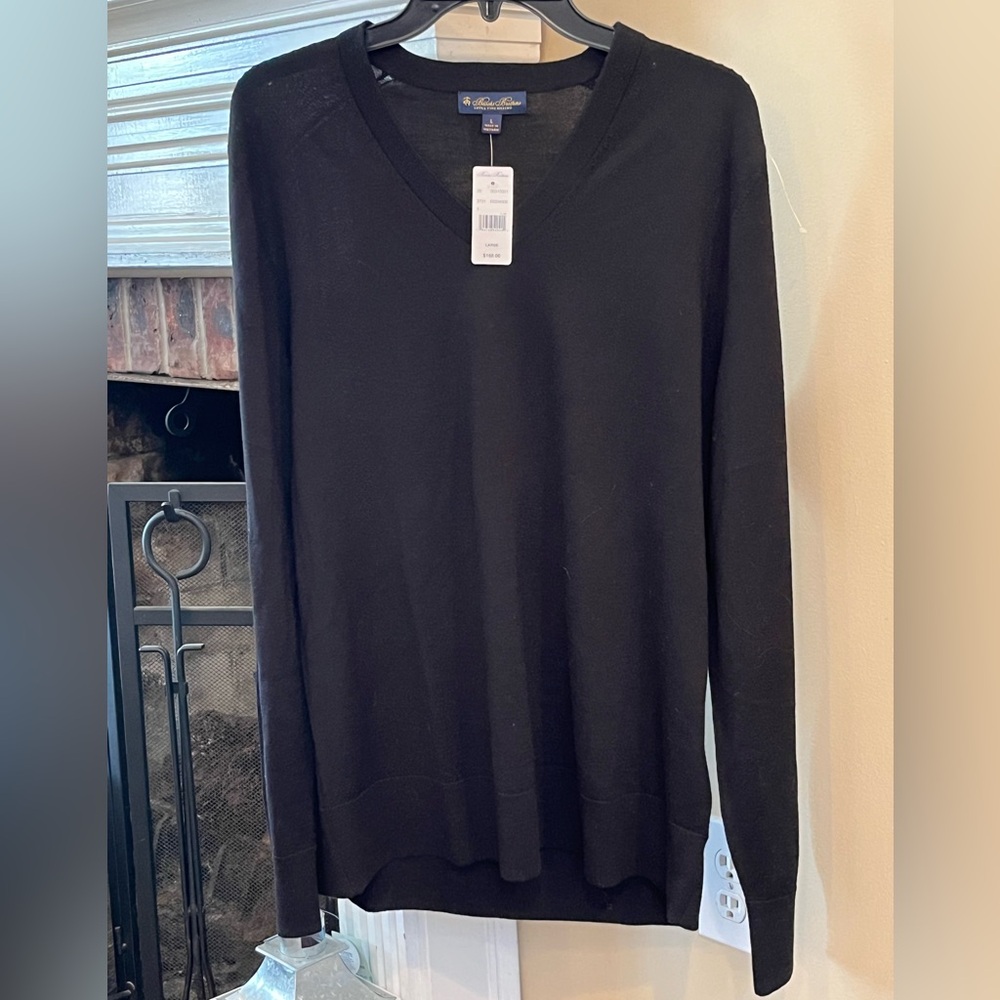 Brooks Brothers NWT black v neck Extra Fine Merino Wool -L